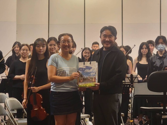 新加坡楊秀桃音樂院樂團指揮連汶華教授蒞校指導