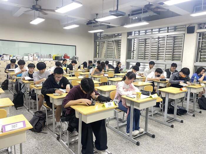 114分科登場 二中學子沉穩應試圖片