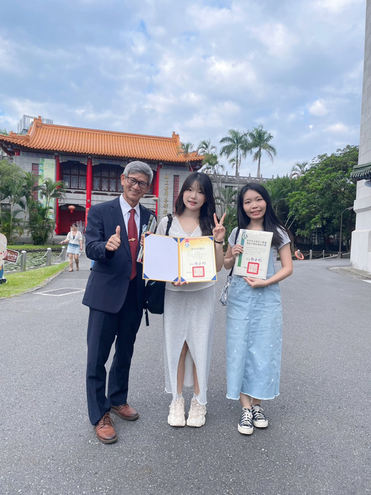 恭賀205班徐依臻，指導老師：陳曉勲 2026年全國學生圖畫書創作獎競賽榮獲「入選獎」