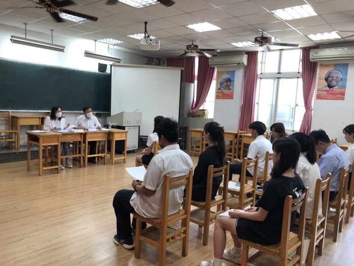 輔導室模擬面試與志願登記說明會,陪伴個申同學上北醫牙醫與各理想大學圖片